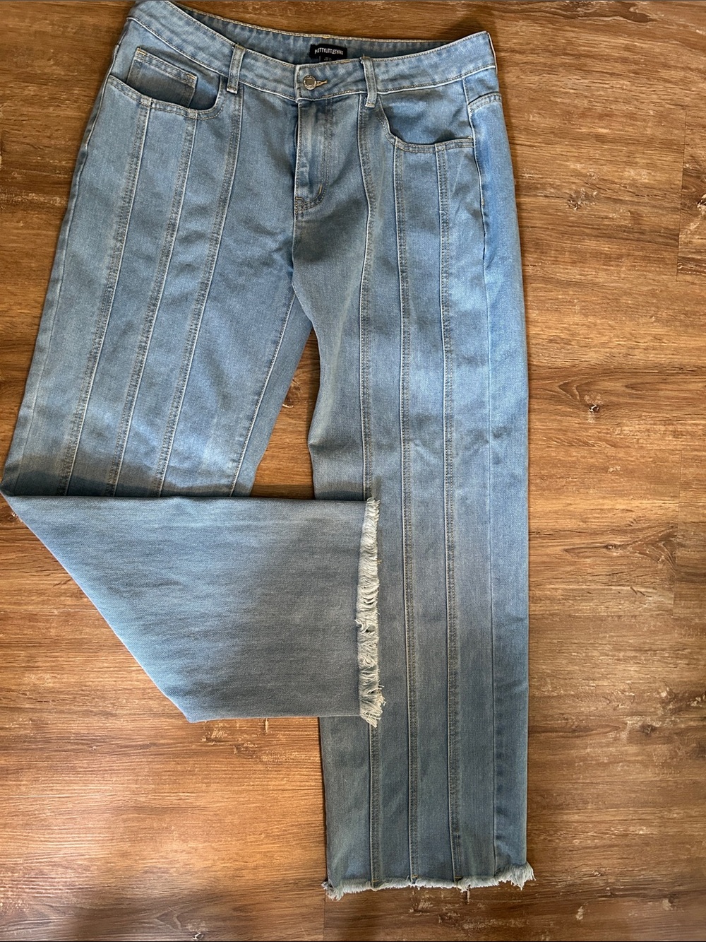 PrettyLittleThing Light Blue Men's Straight Jeans with Vertical Stitching